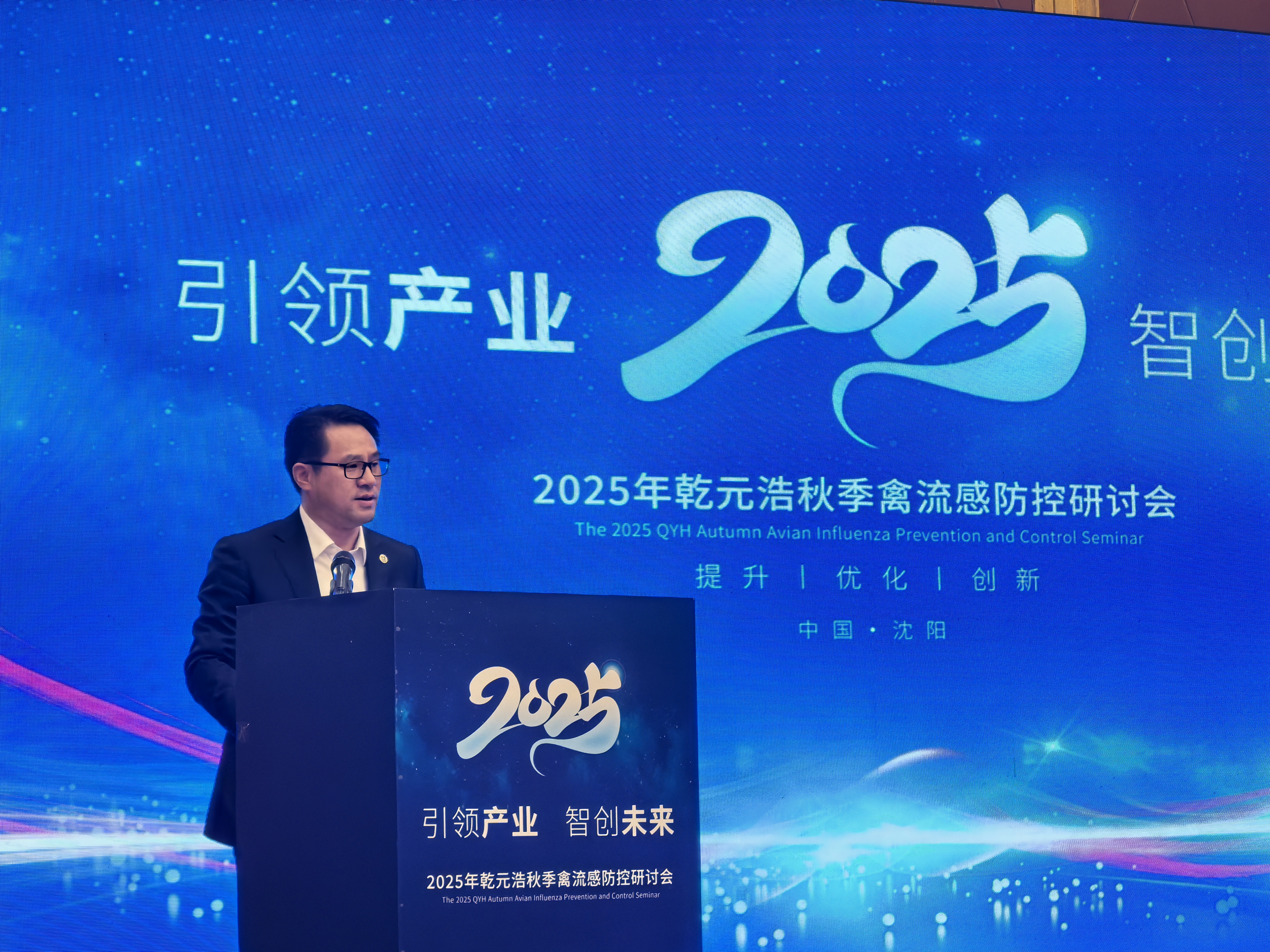 图2-阮总+原始未裁剪.jpg 图2-阮总+原始未裁剪.jpg